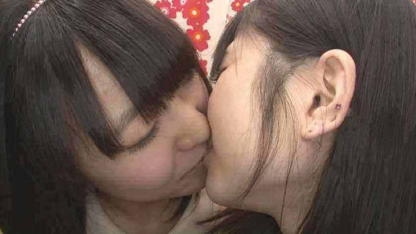 小堂妹的口交母亲的肉体