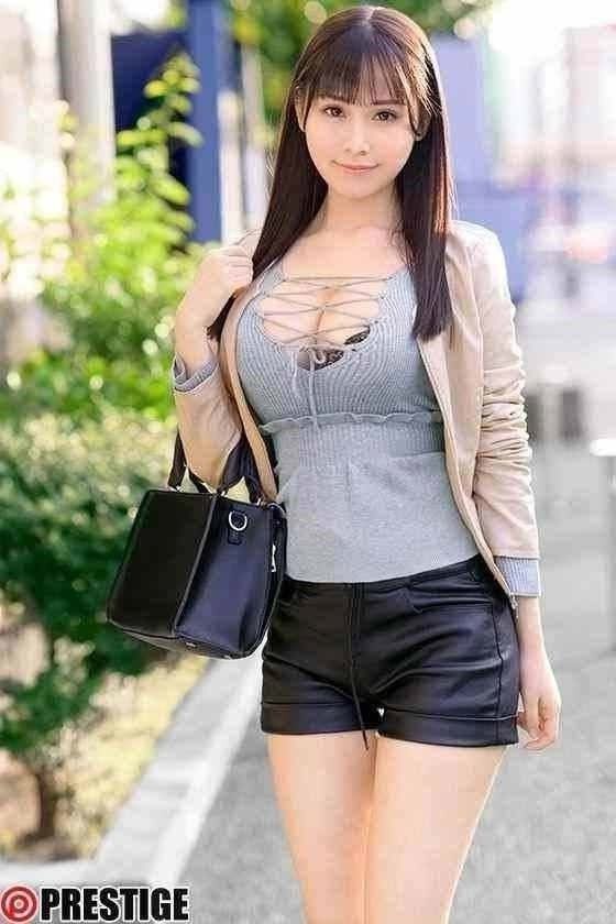 被同学盯上的巨乳妈妈一