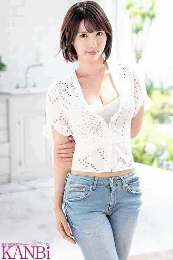 女儿SM虐待妈妈